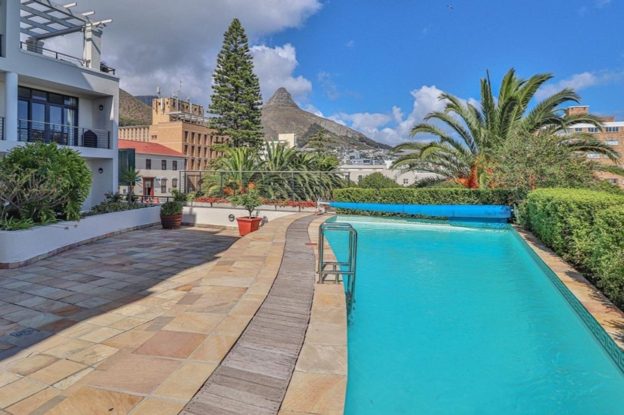 To Let 1 Bedroom Property for Rent in Sea Point Western Cape